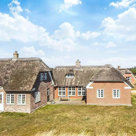 10 Person In * Blåvand